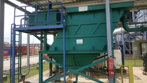 Instalasi pipa proses pada proyek pengolahan air bersih