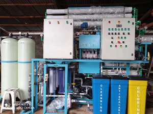 Sistem Sea Water Reverse Osmosis (SWRO) dalam proses Instalasi